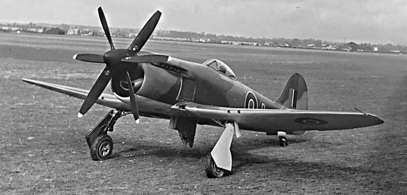Истребитель Хоукер Темпест