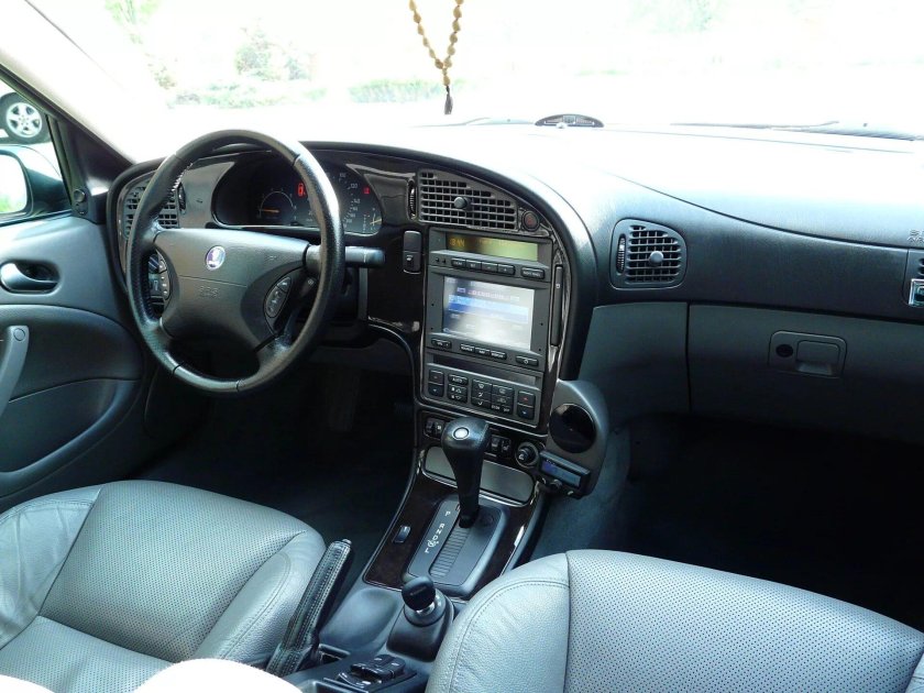 Saab 9-5 салон