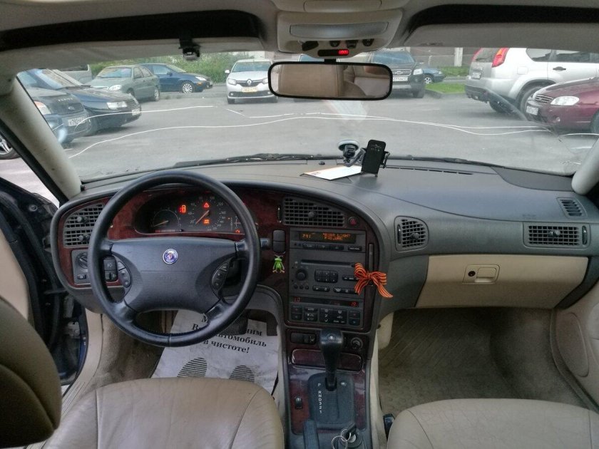 Saab 9-5 2000 салон