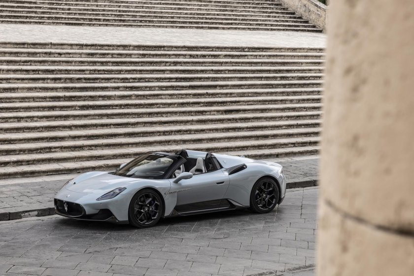 Мазерати родстер