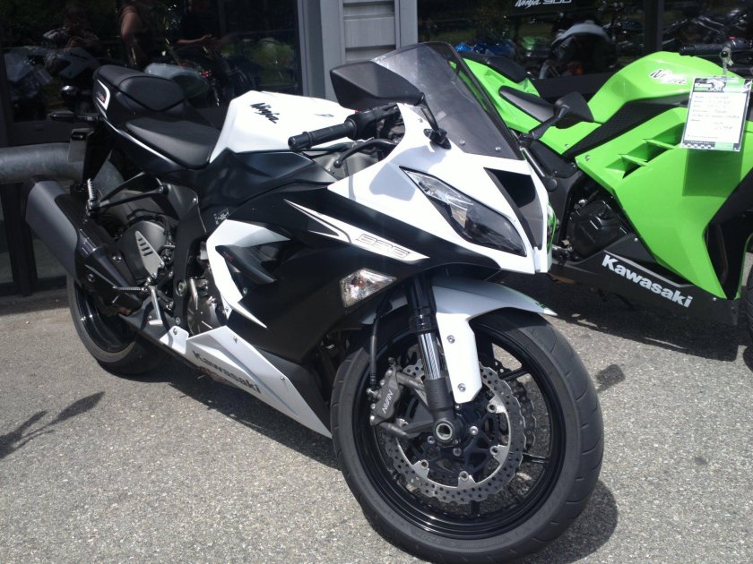 Kawasaki zx6r 636