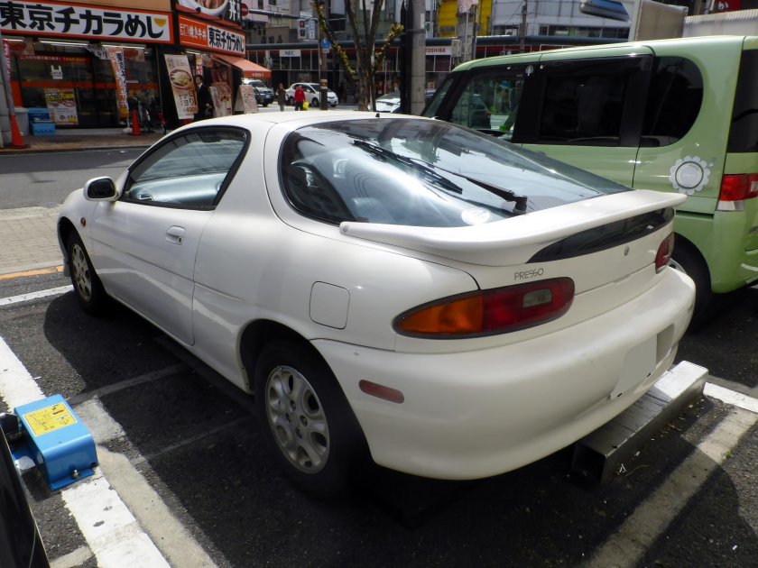 Mazda Eunos presso салон