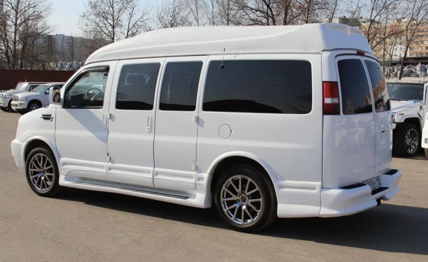 Кадиллак Эскалейд микроавтобус