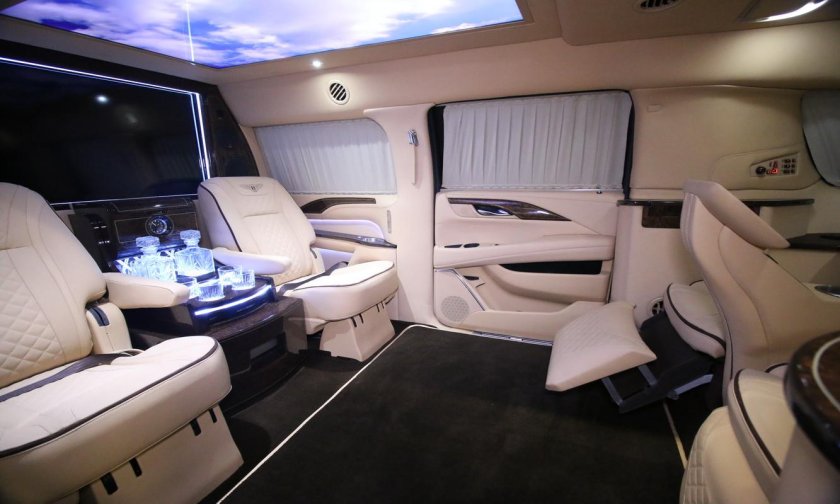 Кадиллак Эскалейд минивэн