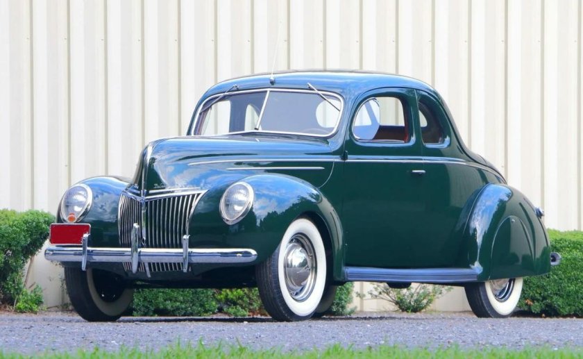 1939 Ford Deluxe Coupe