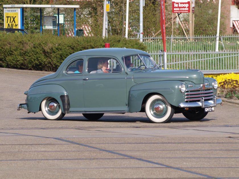 Ford Deluxe 1946 Convertible