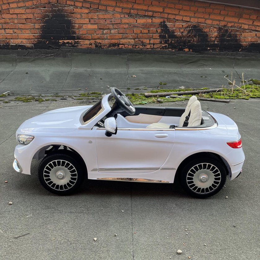 Электромобиль Mercedes-Maybach s650