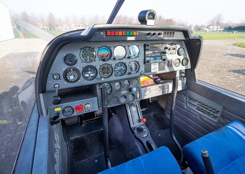 Самолет Робин