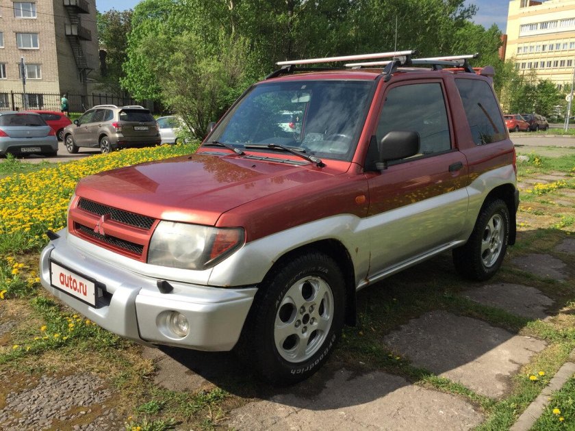 Mitsubishi Pajero io 1998
