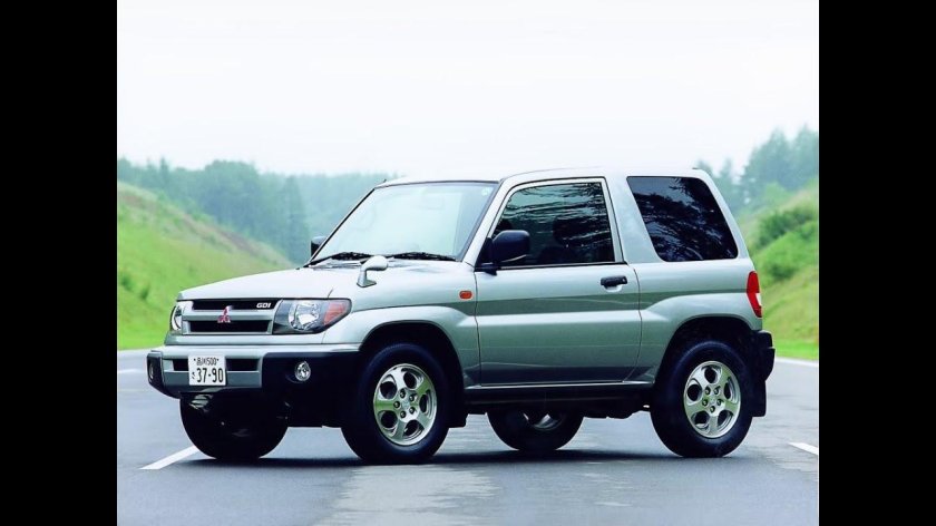Mitsubishi Pajero io 2000