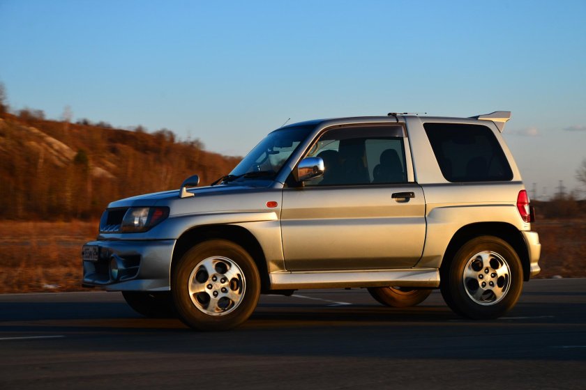 Mitsubishi Pajero io