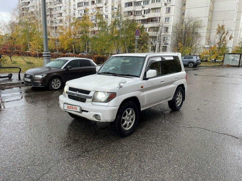 Mitsubishi Pajero io 1998