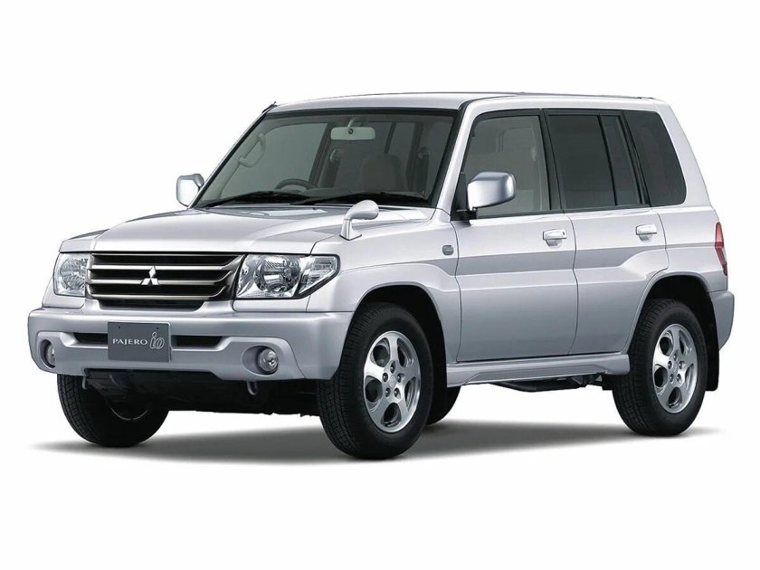Mitsubishi Pajero io 2000