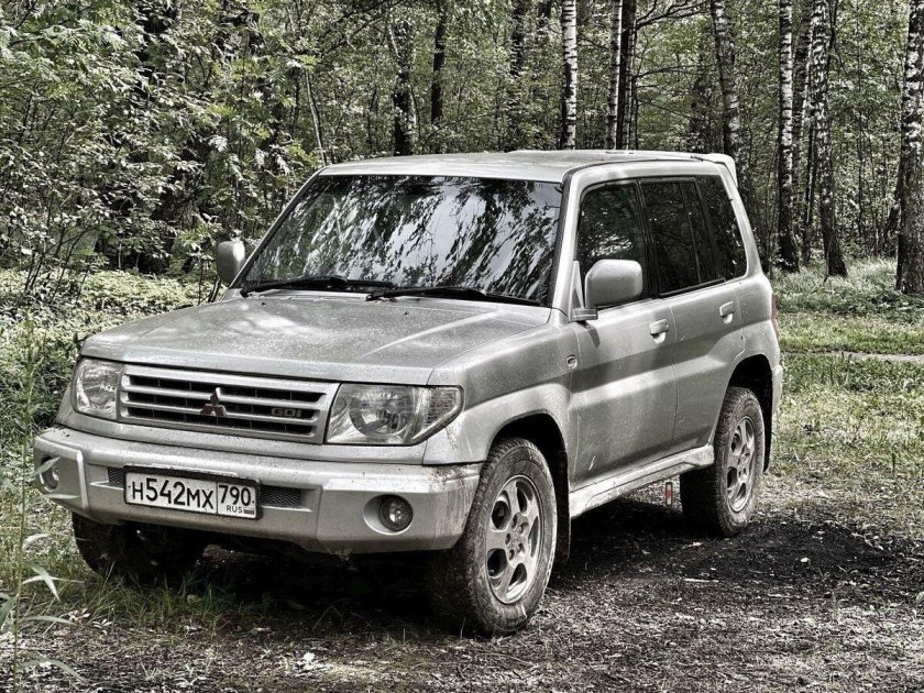 Mitsubishi Pajero io 1998