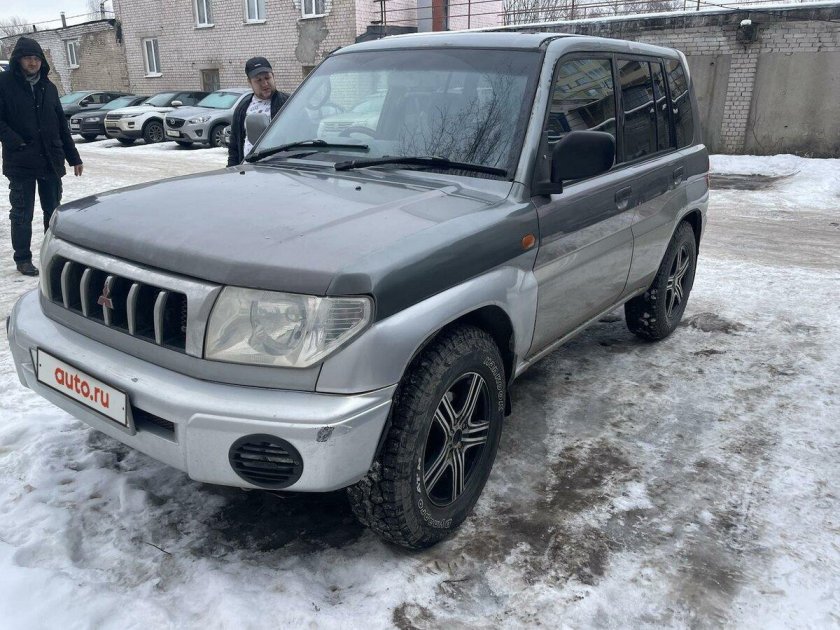 Mitsubishi Pajero io 1.8 at