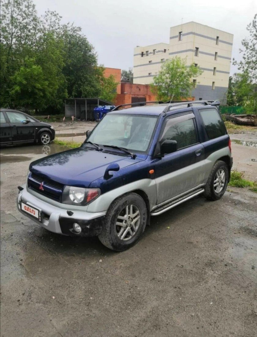 Mitsubishi Pajero io 1999