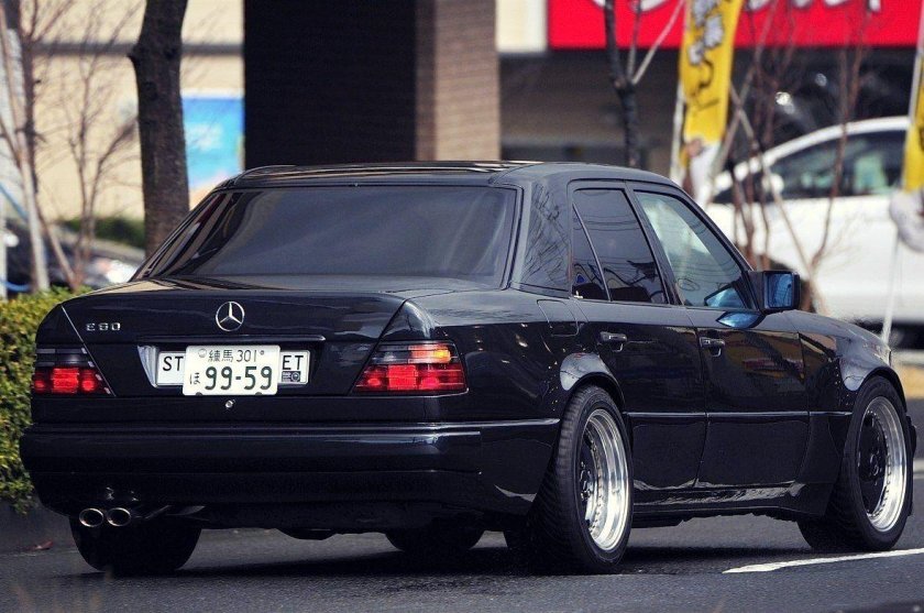 Mercedes 124 e60 AMG
