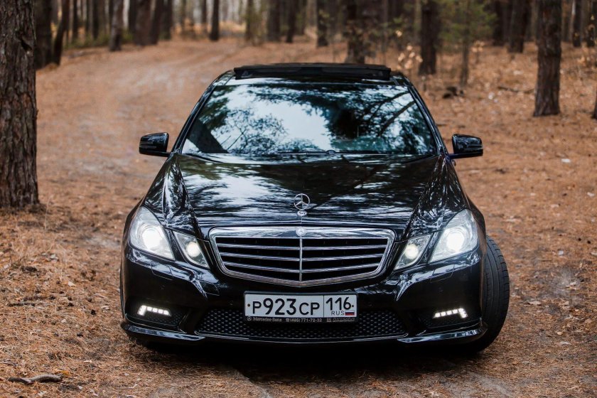 Мерседес е 60 АМГ