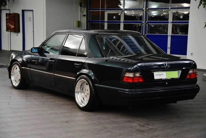 Mercedes 124 e60 AMG