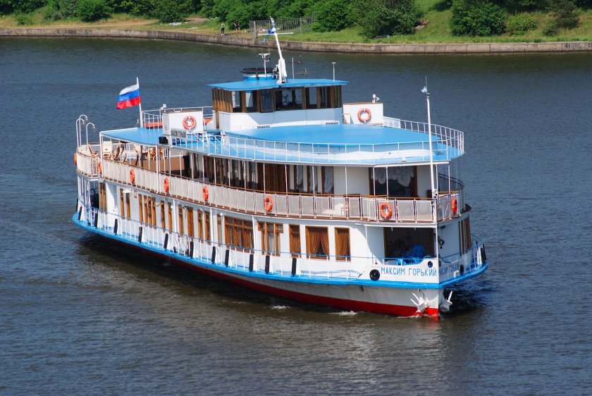 Морской теплоход Максим Горький