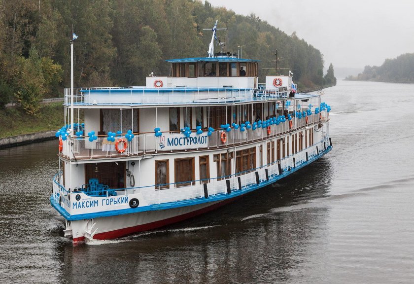 Теплоход Максим Горький канал имени Москвы