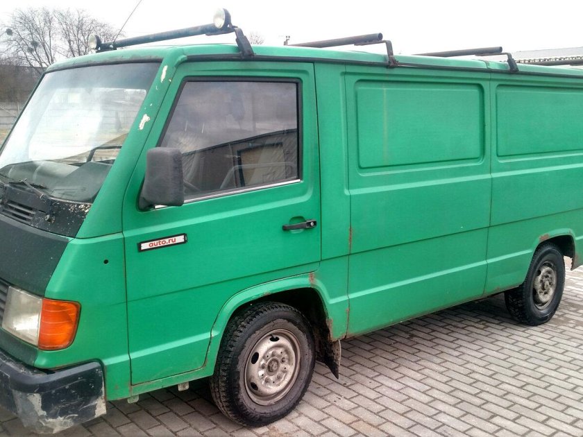 Мерседес МБ 100