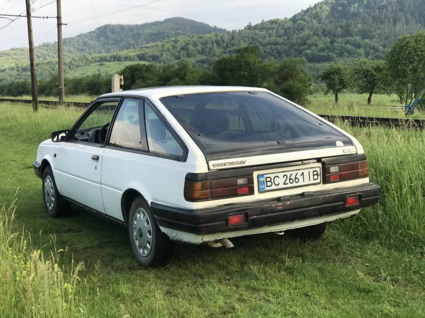 Nissan Sunny b11