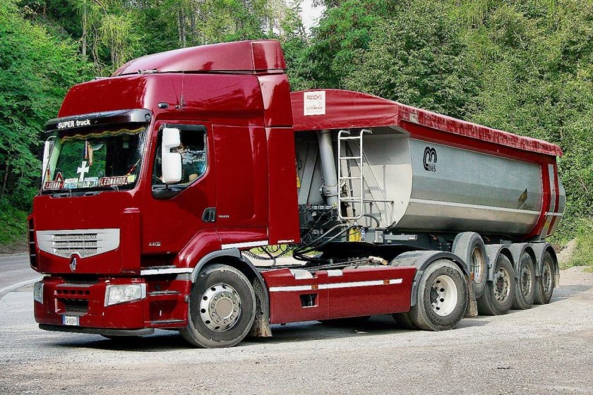 Renault Premium 440