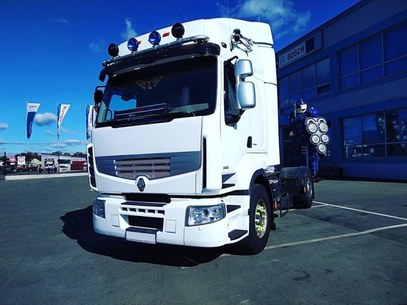 Грузовой тягач седельный Renault Premium