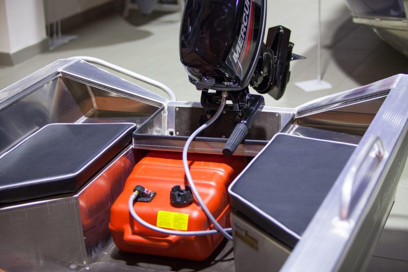 Лодка REALCRAFT 370