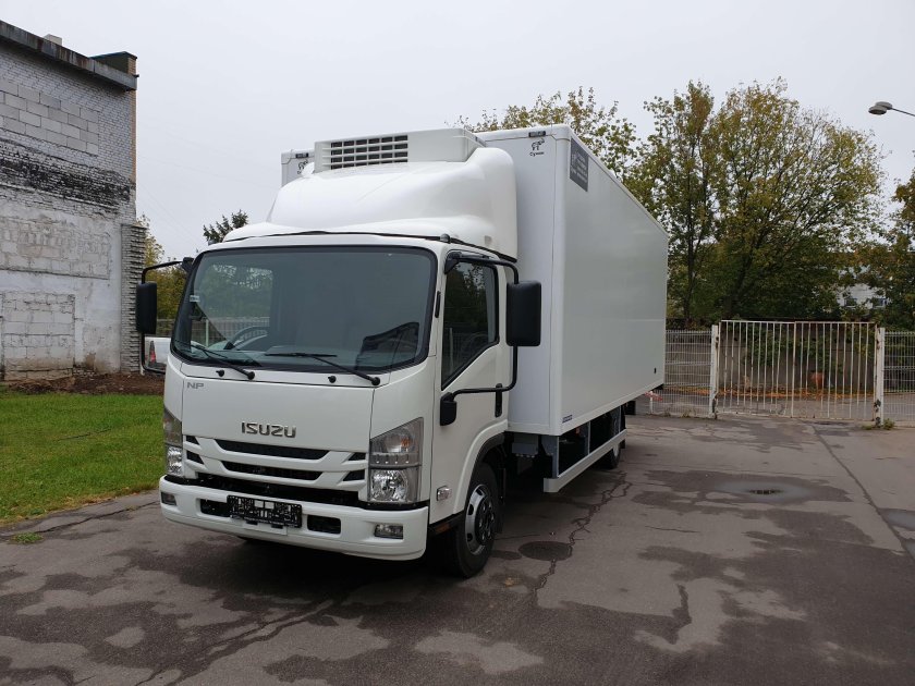 Isuzu npr75 изотермический фургон