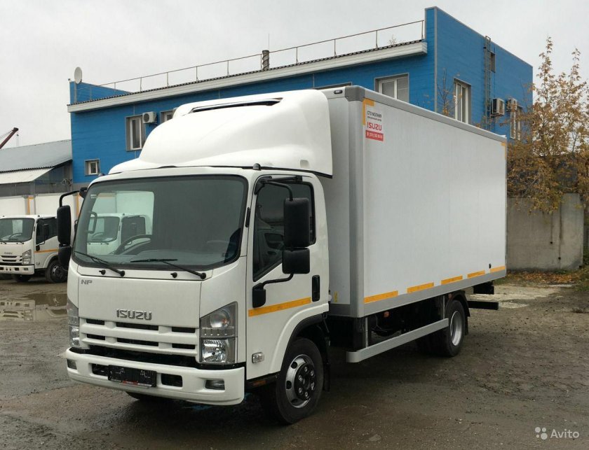 Isuzu npr75lk