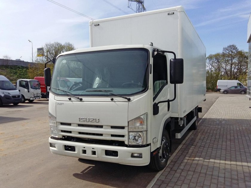 Isuzu npr75lm