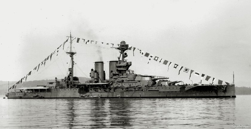 HMS Barham линкор