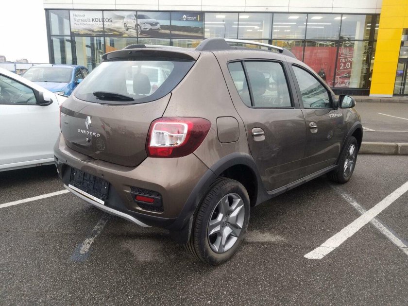 Renault Sandero Stepway коричневый