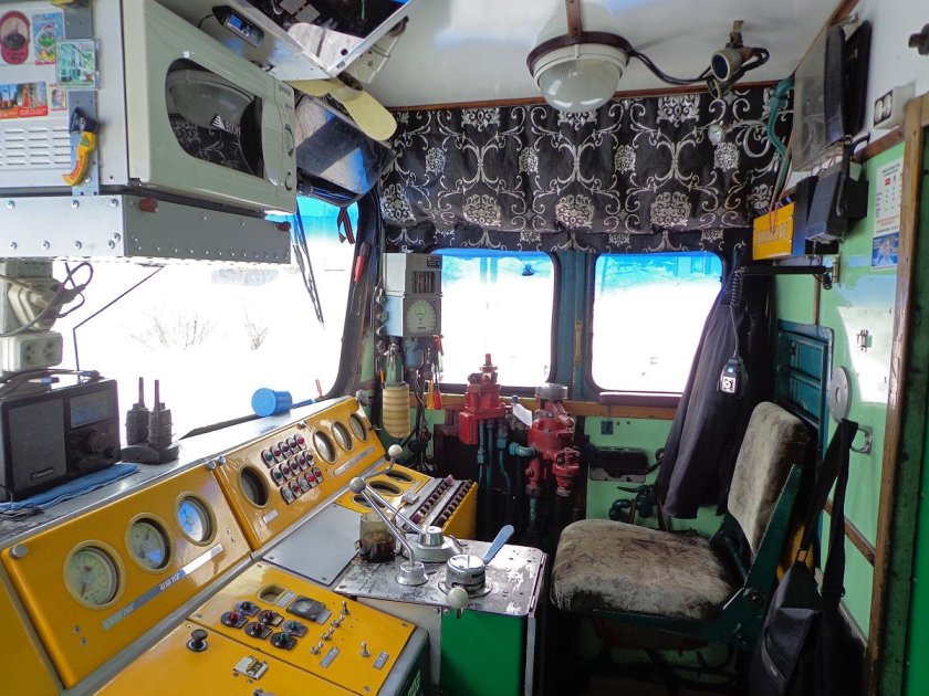 Тяговый агрегат опэ1 кабина