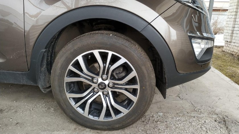 R18 Outlander фото на штатных дисках