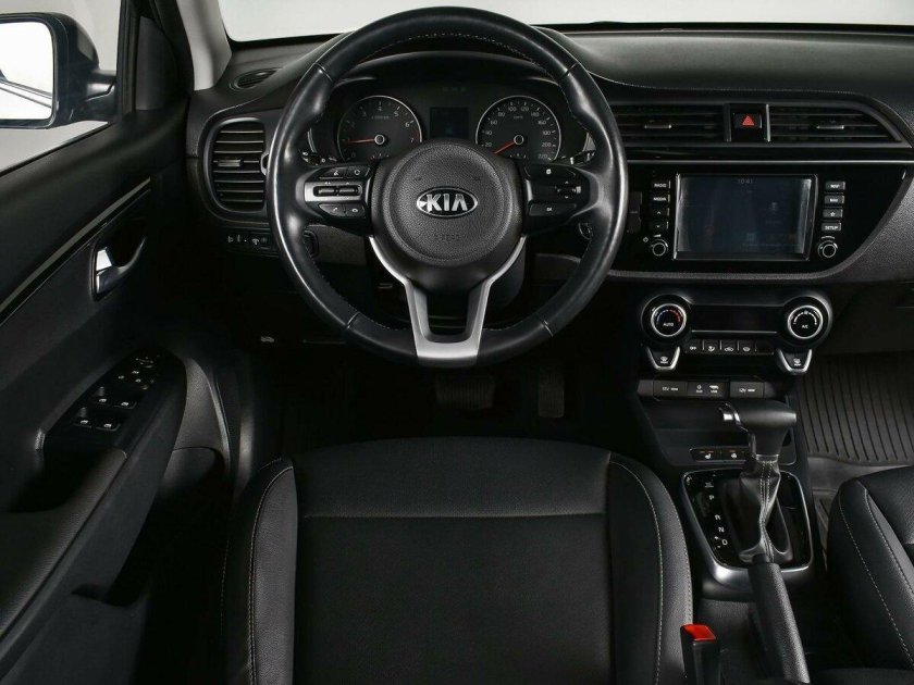 Киа Рио салон 2020 максимальная комплектация