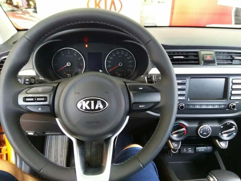 Киа Рио 2017 комплектация Классик