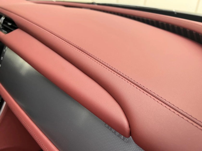 Перетяжка салона Ягуар XH 1090 года