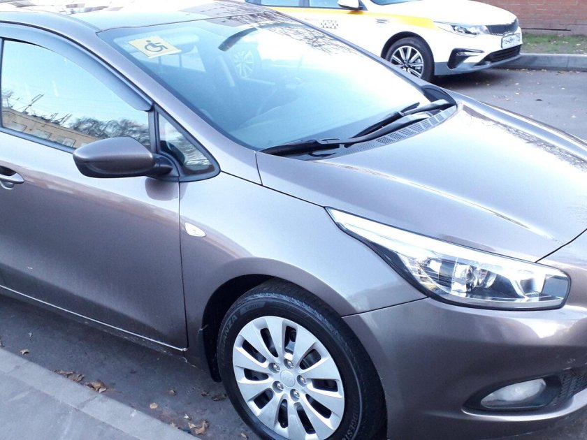 Киа cee`d II 1.6 at (129 л.с.) б/у коричневый