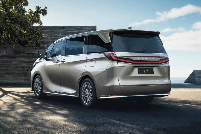 Лексус минивэн 2023