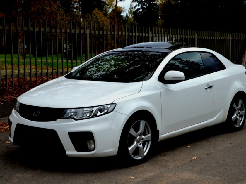 Kia Cerato белая 2011