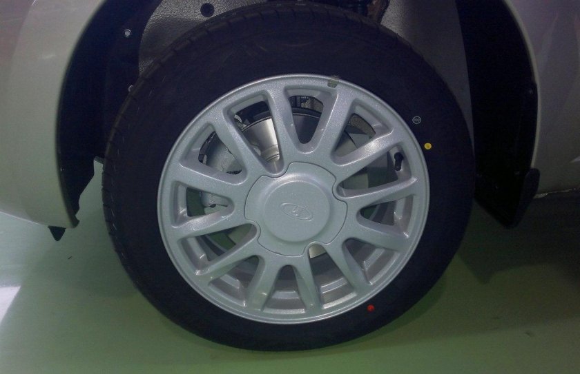 Литые диски 15 на Лада Гранта