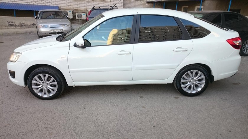 Гранта лифтбек на КИК дисках