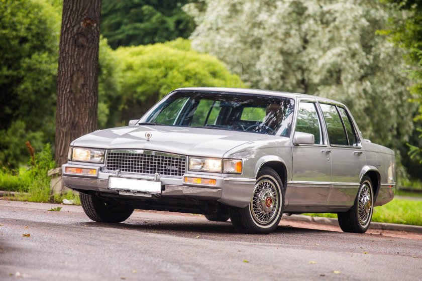 Кадиллак Deville 89