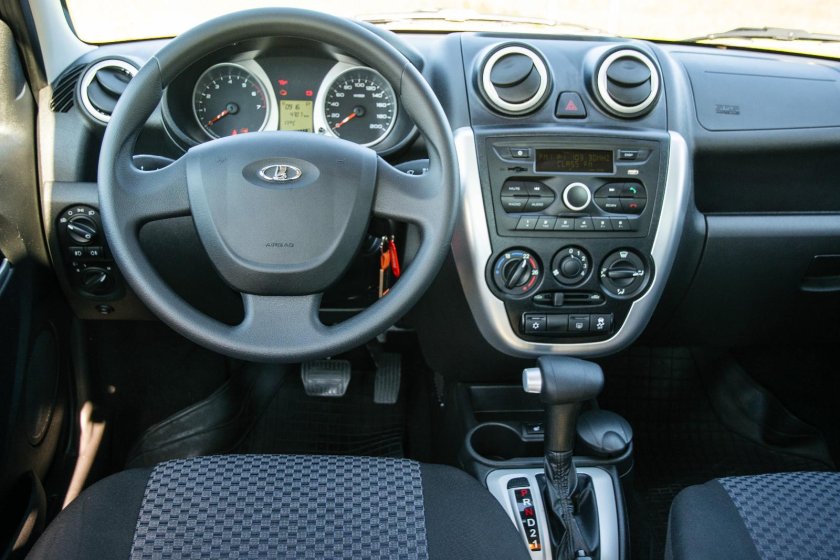 Лада Гранта Люкс 2010