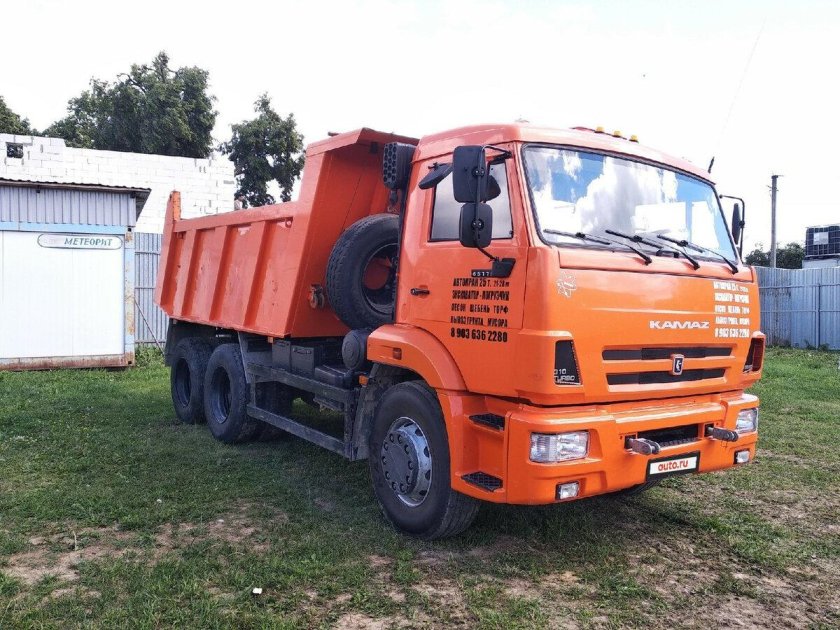 КАМАЗ оранжевый 65115 самосвал