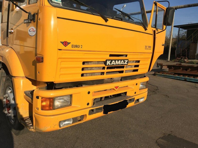 Бампер КАМАЗ 65116 желтый