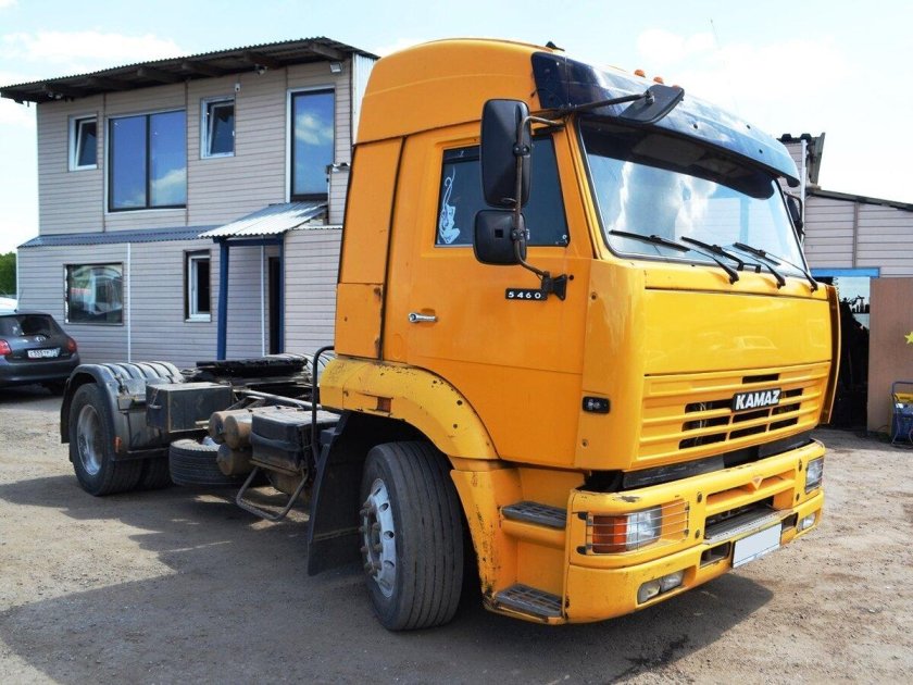 КАМАЗ-5460 седельный тягач